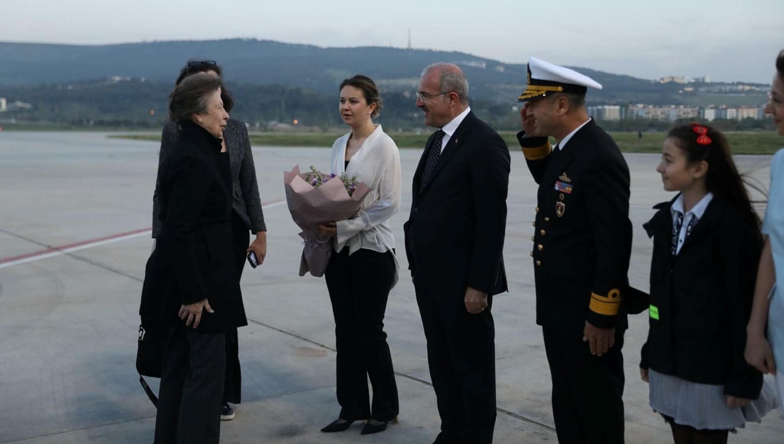 birlesik-krallik-kraliyet-prensesi-anne-canakkaleye-geldi-7VnUBNDx.jpg