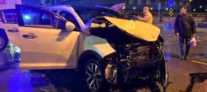 erzurumda otomobil ve halk otobusu carpisti 1 yarali 1rXOeJFe.jpg
